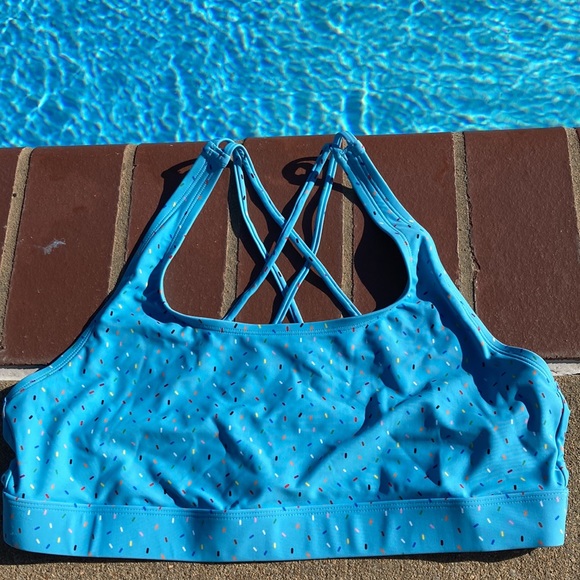 Humankind Athletic Style Swim Top Size XL - Picture 2 of 10